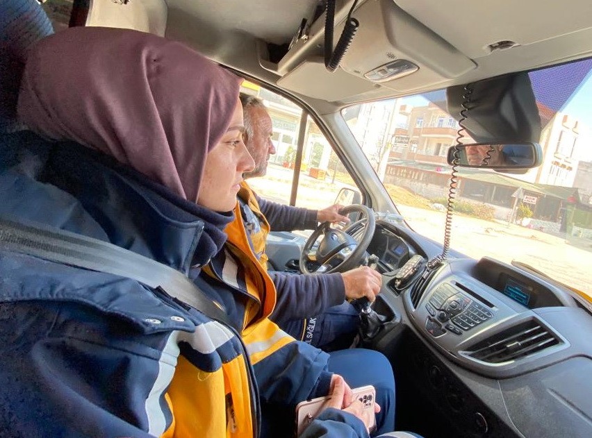 Sağlık çalışanı baba-kız depremde hayat kurtarmak için mücadele verdi